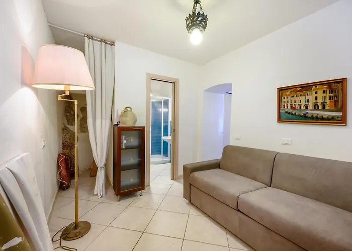 Capitolo Primo Πόρτο Βένερε